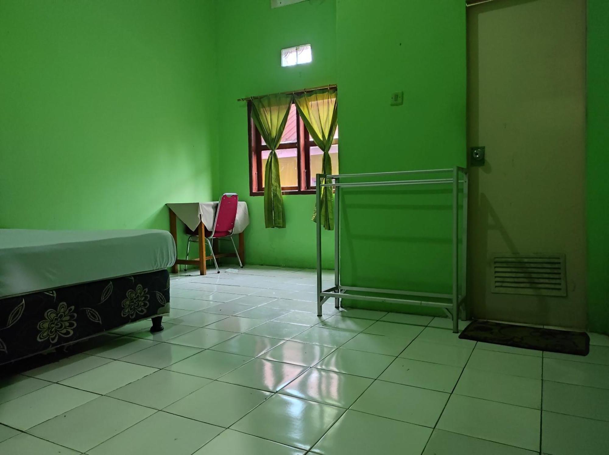 Oyo 93411 Syariah Hotel Tomborang Karema Buitenkant foto